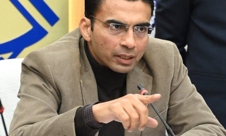 जिलाधिकारी सविन बसंल