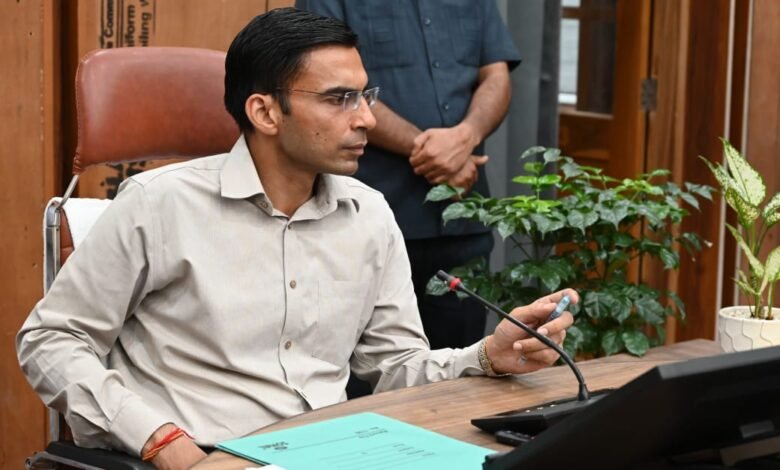 प्रशासन अलर्ट मोड