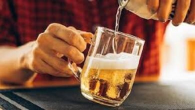 The age for drinking beer may be reduced in Delhi, the government is working on this plan