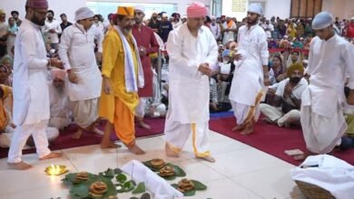 देहरादून बसाने वाले श्री गुरु महाराज को तर्पण