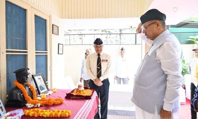 The minister collected soil from the courtyard for the Martyrs' Honor Yatra.